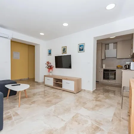 Apartment Buba Makarska